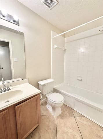 11023 Knobbley Oak Court, Houston, TX 77065