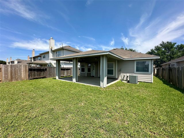 11023 Knobbley Oak Court, Houston, TX 77065