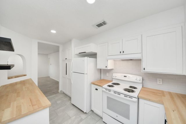 6601 Sands Point Drive 47, Houston, TX 77074