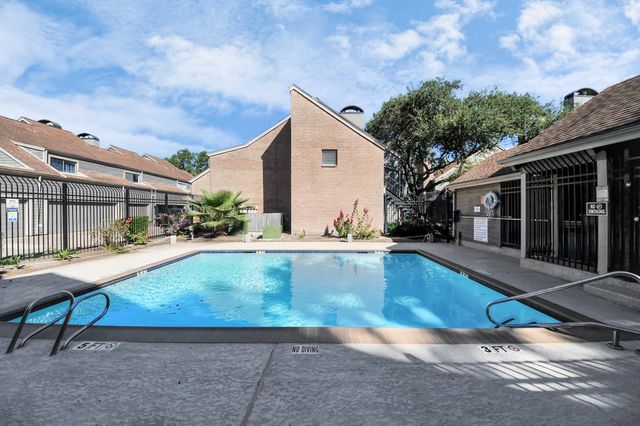 6601 Sands Point Drive 47, Houston, TX 77074