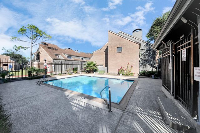 6601 Sands Point Drive 47, Houston, TX 77074