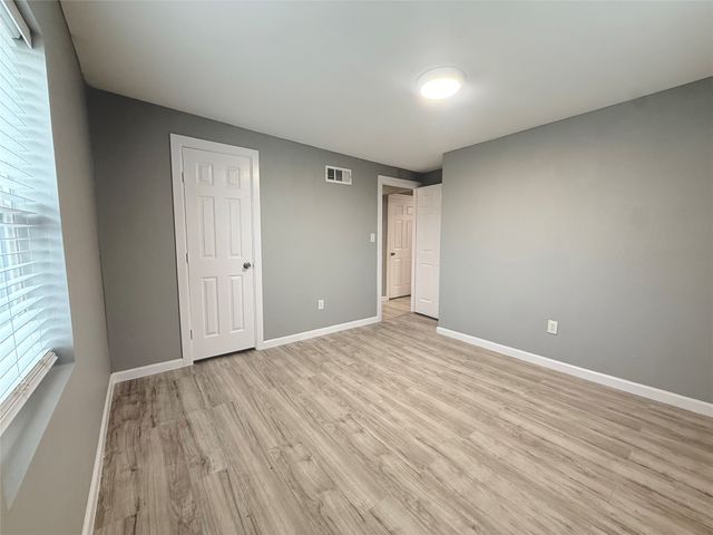 1420 6th Street D, Irving, TX 75060