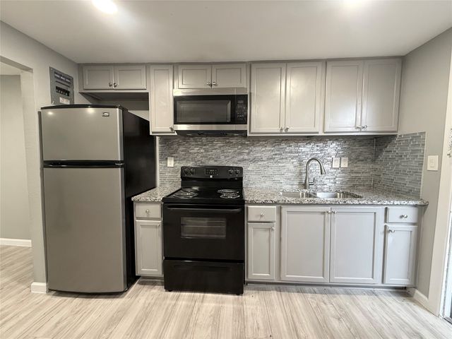 1420 6th Street D, Irving, TX 75060