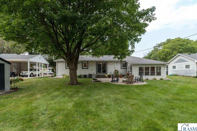 911 Pfau Street, Mankato, MN 56001