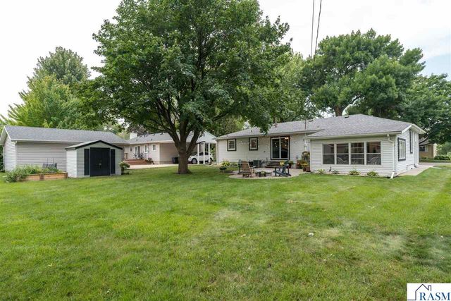 911 Pfau Street, Mankato, MN 56001