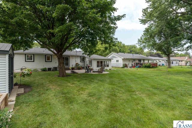 911 Pfau Street, Mankato, MN 56001
