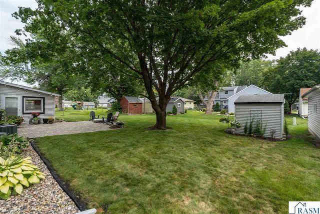 911 Pfau Street, Mankato, MN 56001