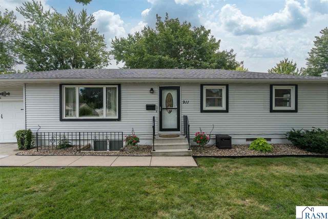 911 Pfau Street, Mankato, MN 56001