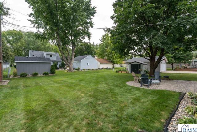 911 Pfau Street, Mankato, MN 56001