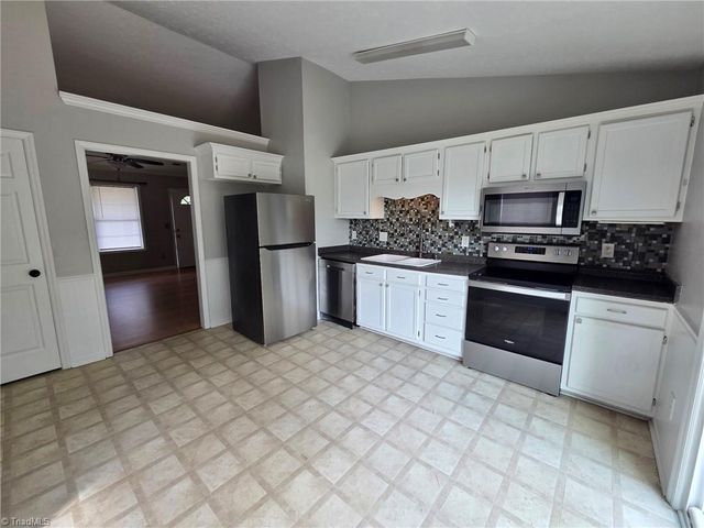 180 Davidson Avenue, Winston-salem, NC 27127
