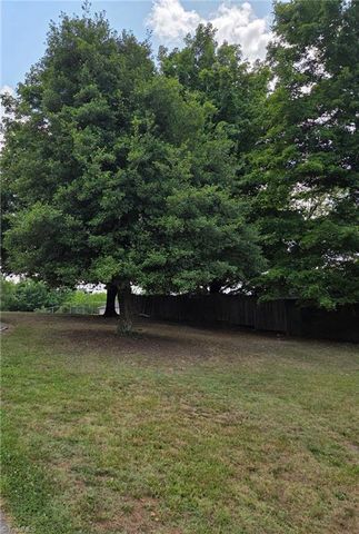 180 Davidson Avenue, Winston-salem, NC 27127