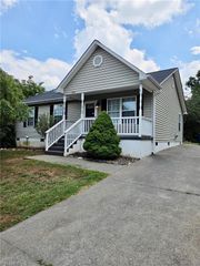 180 Davidson Avenue, Winston-salem, NC 27127