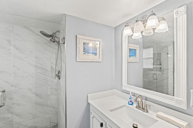 3590 Via Poinciana 216, Lake Worth, FL 33467