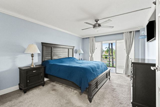 3590 Via Poinciana 216, Lake Worth, FL 33467