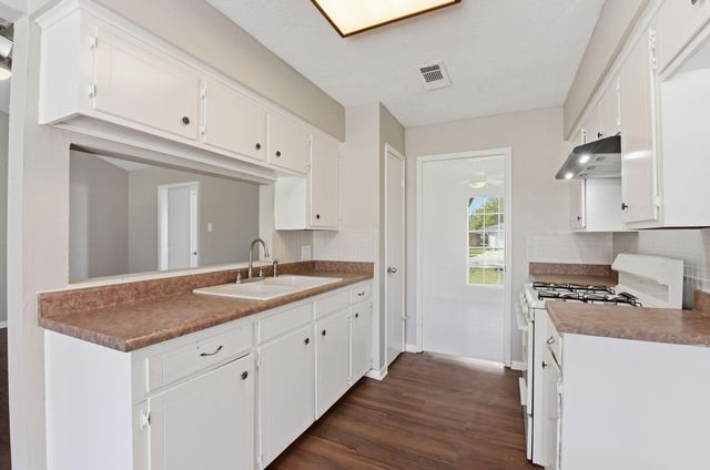 3120 Royal Street, Baytown, TX 77521