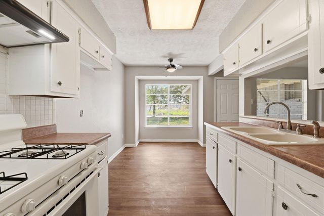 3120 Royal Street, Baytown, TX 77521