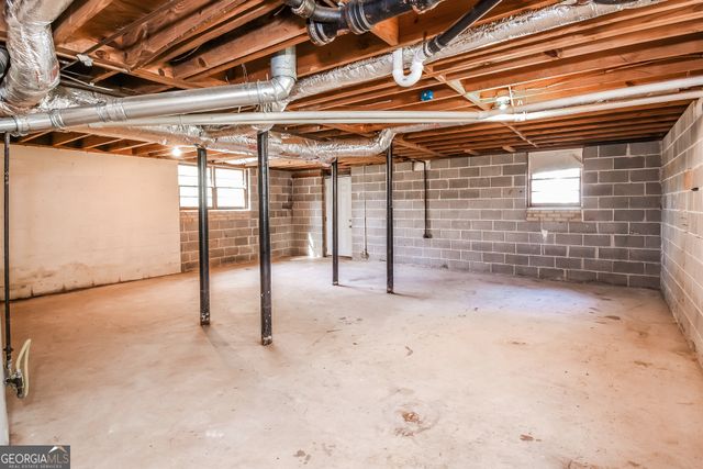 156 King David Drive SW, Lilburn, GA 30047