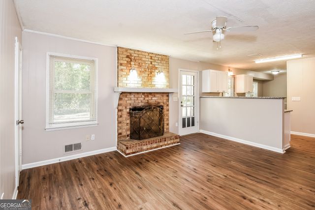 156 King David Drive SW, Lilburn, GA 30047