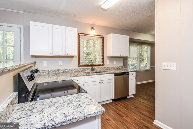 156 King David Drive SW, Lilburn, GA 30047