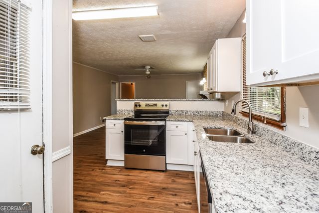 156 King David Drive SW, Lilburn, GA 30047