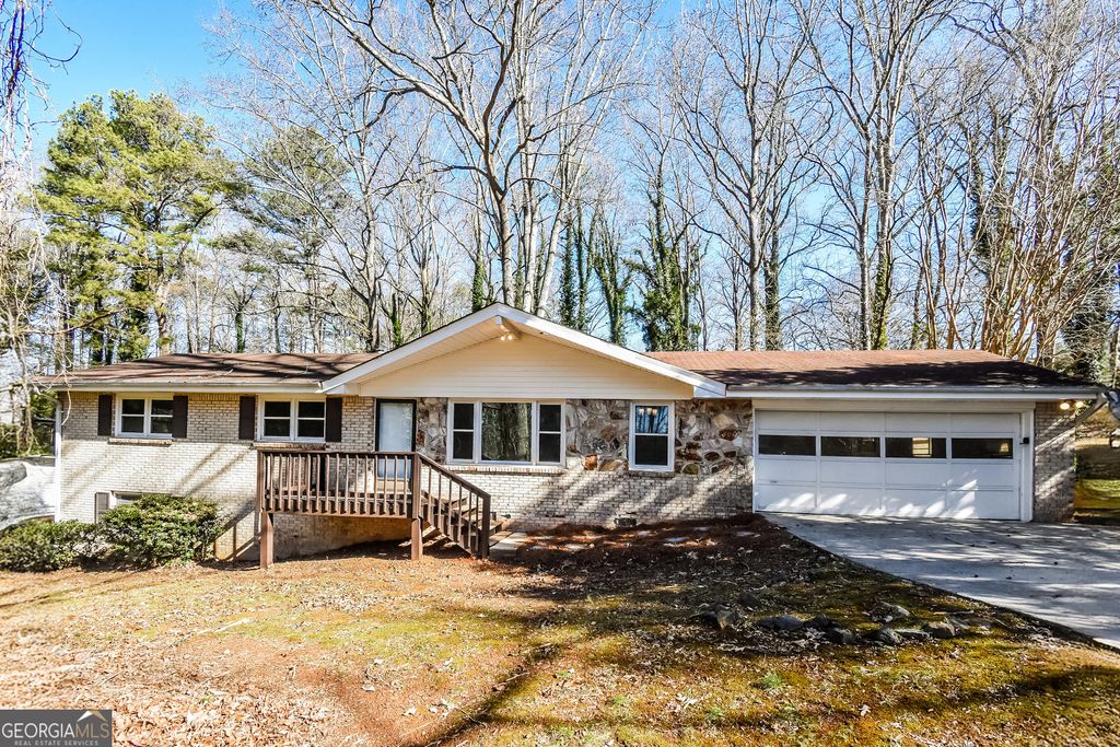 156 King David Drive SW, Lilburn, GA 30047