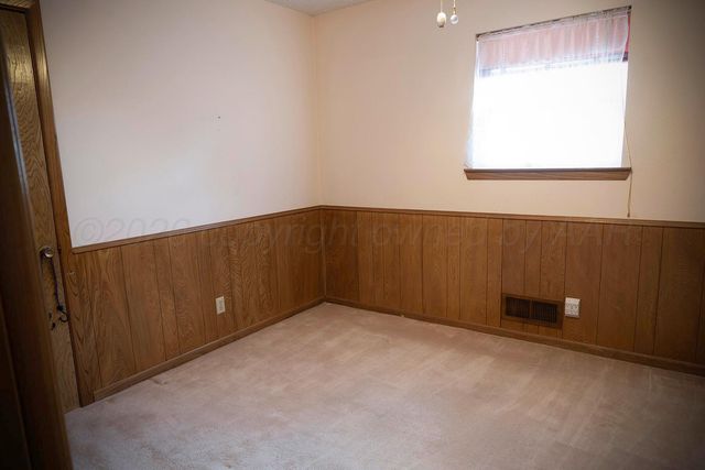 309 BENNETT Drive, Dumas, TX 79029