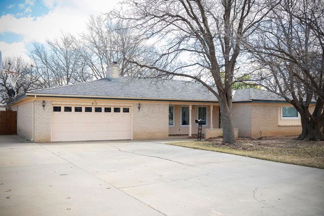 309 BENNETT Drive, Dumas, TX 79029