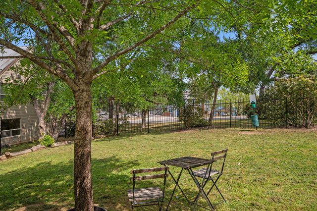 1514 Parker LN 208, Austin, TX 78741