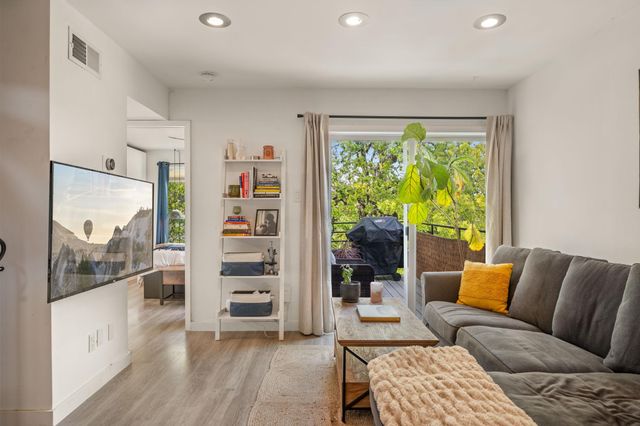 1514 Parker LN 208, Austin, TX 78741