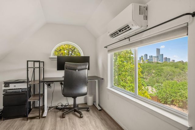 1514 Parker LN 208, Austin, TX 78741