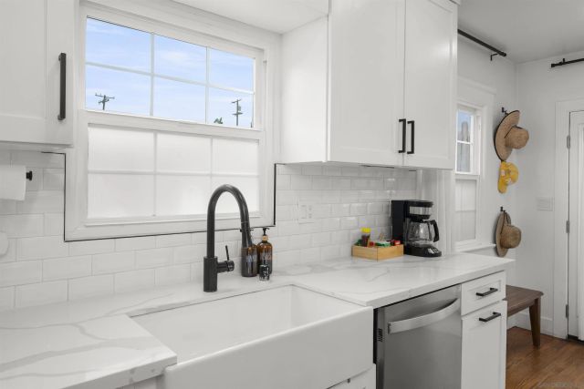 2952 Rosecrans St, San Diego, CA 92106