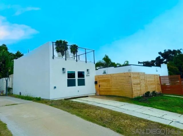 2952 Rosecrans St, San Diego, CA 92106