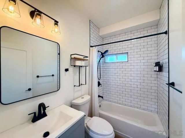 2952 Rosecrans St, San Diego, CA 92106