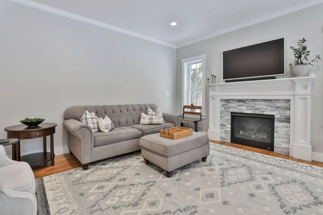 9 Quigley Way, Brookline, NH 03033