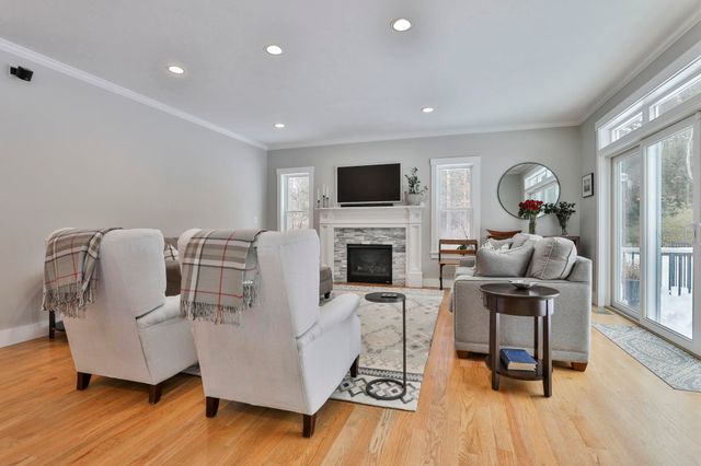 9 Quigley Way, Brookline, NH 03033