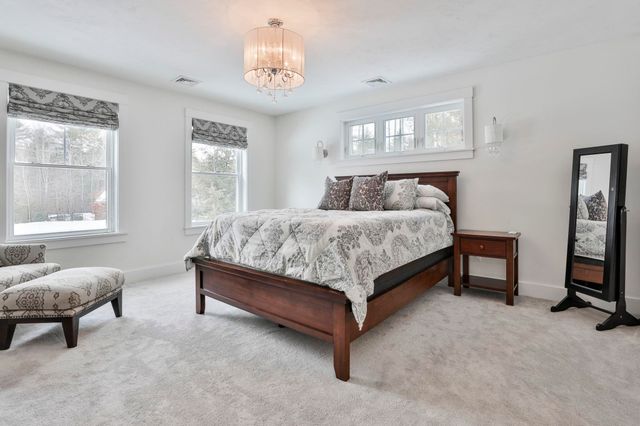 9 Quigley Way, Brookline, NH 03033