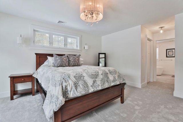 9 Quigley Way, Brookline, NH 03033