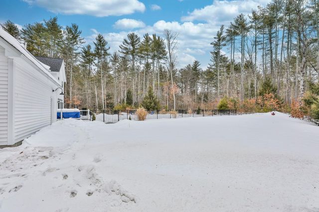 9 Quigley Way, Brookline, NH 03033