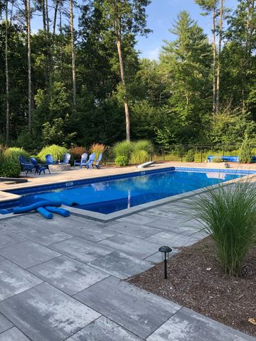 9 Quigley Way, Brookline, NH 03033