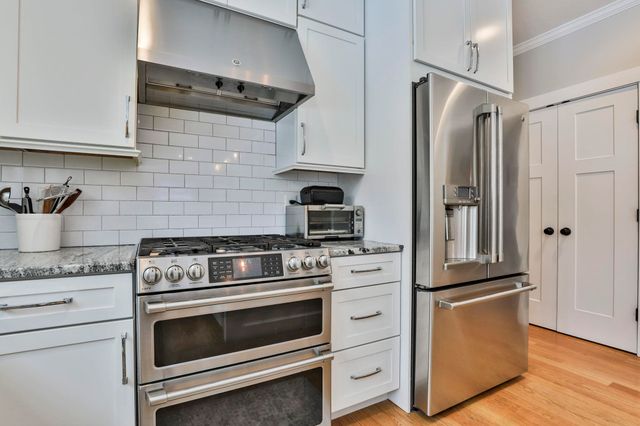 9 Quigley Way, Brookline, NH 03033