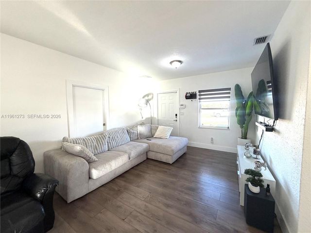 14010 Harrison St, Miami, FL 33176