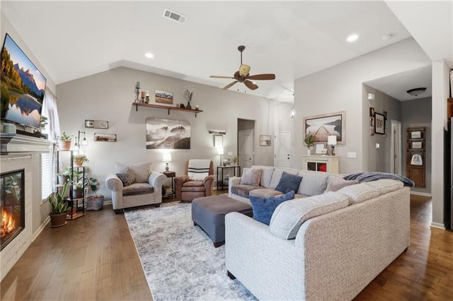 503 SW 6th Street Terrace, Oak Grove, MO 64075