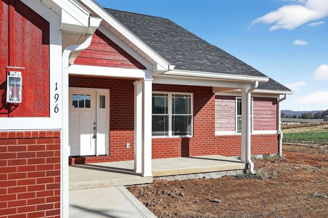 196 Dairy Barn Rd, Sparta, TN 38583