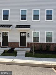 9 ATKINS DR, Bridgeport, PA 19405
