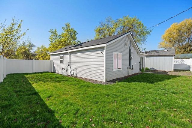 2507 E Upriver Dr, Spokane, WA 99207