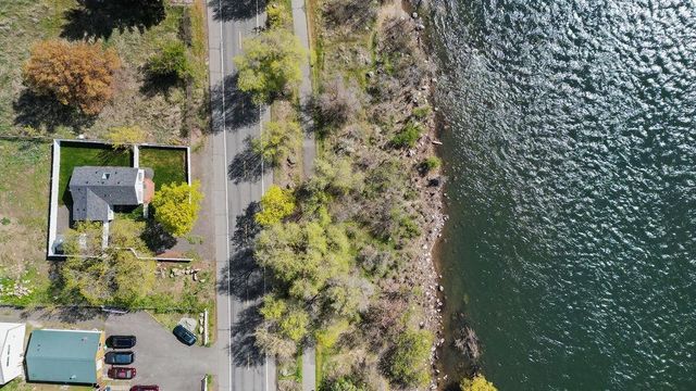 2507 E Upriver Dr, Spokane, WA 99207