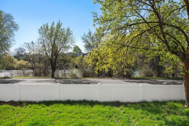 2507 E Upriver Dr, Spokane, WA 99207
