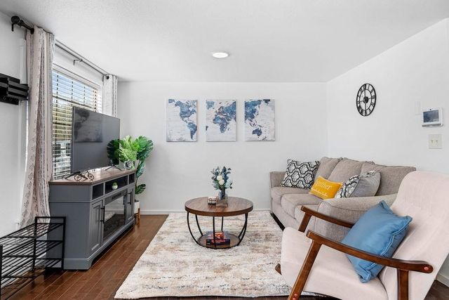 2507 E Upriver Dr, Spokane, WA 99207