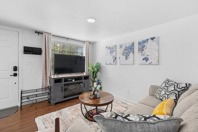 2507 E Upriver Dr, Spokane, WA 99207