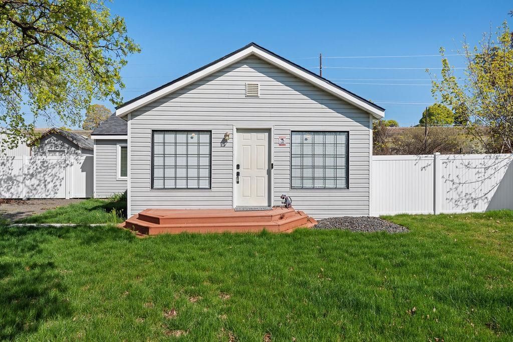 2507 E Upriver Dr, Spokane, WA 99207